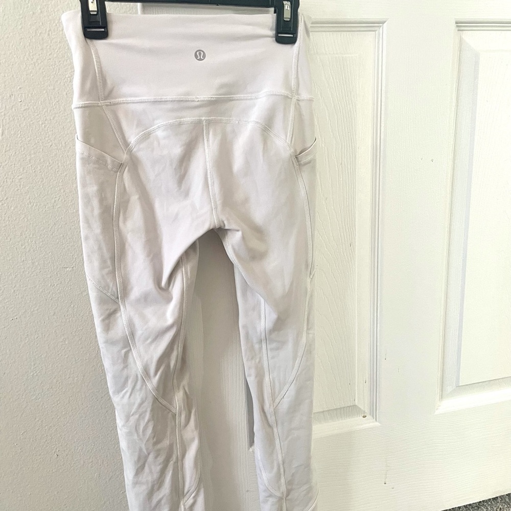 White lululemon leggings. Size 2, 23”